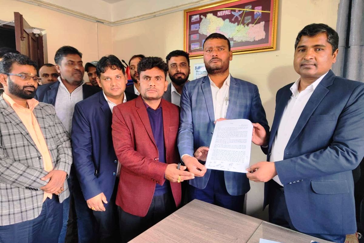 मधेशमा वनका कर्मचारीले अनावश्यक आरोप लगाएपछि लेखाका कर्मचारीको विरोध